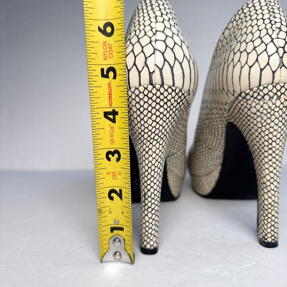 Calvin Klein Karsyn Python Embossed Leather Platform Pumps 7M - Picture 11 of 13